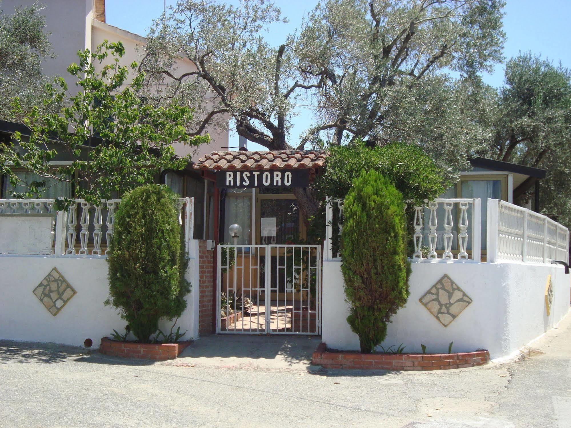 La Pietra Bianca Hotel Marina di Gioiosa Ionica Exterior photo